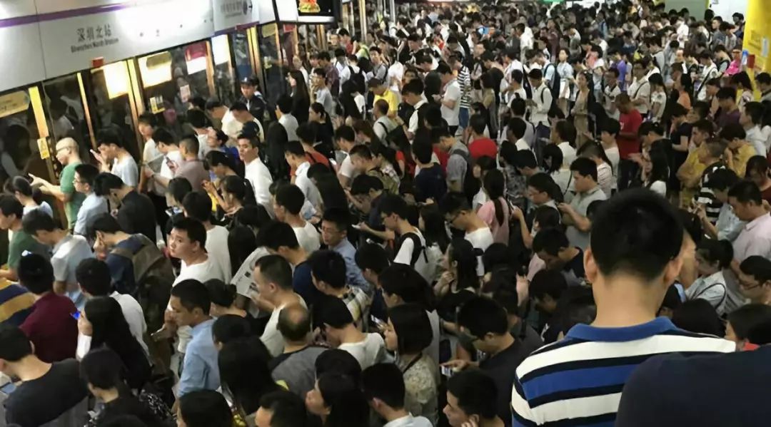 预计届时深圳地铁全线网将迎来密集出行客流.