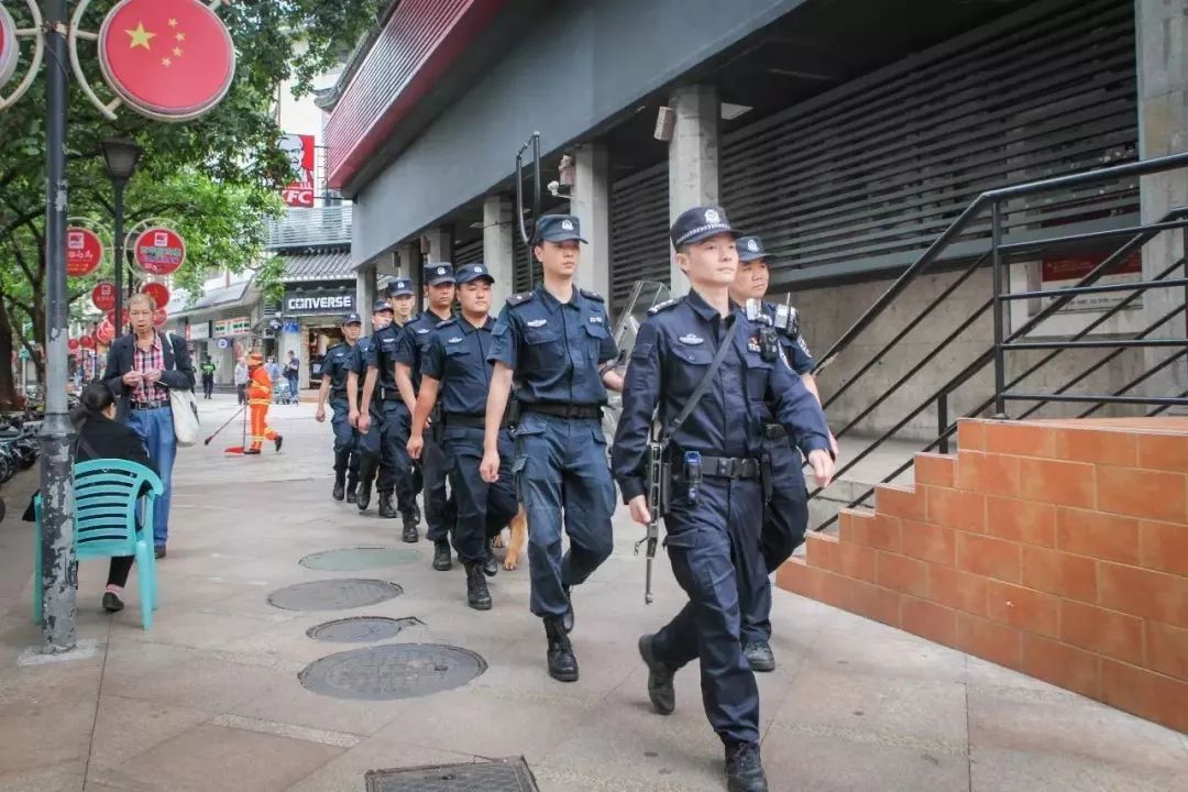 通过提升巡逻防控等级,最大限度将警用汽车,摩托车投入到社会面巡逻