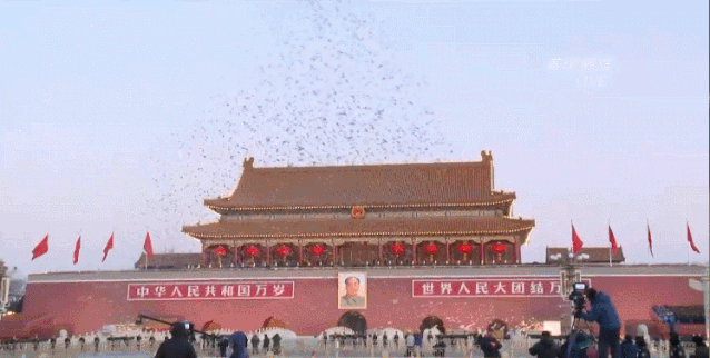 【民生】燃爆了!这就是今天早上的天安门广场!