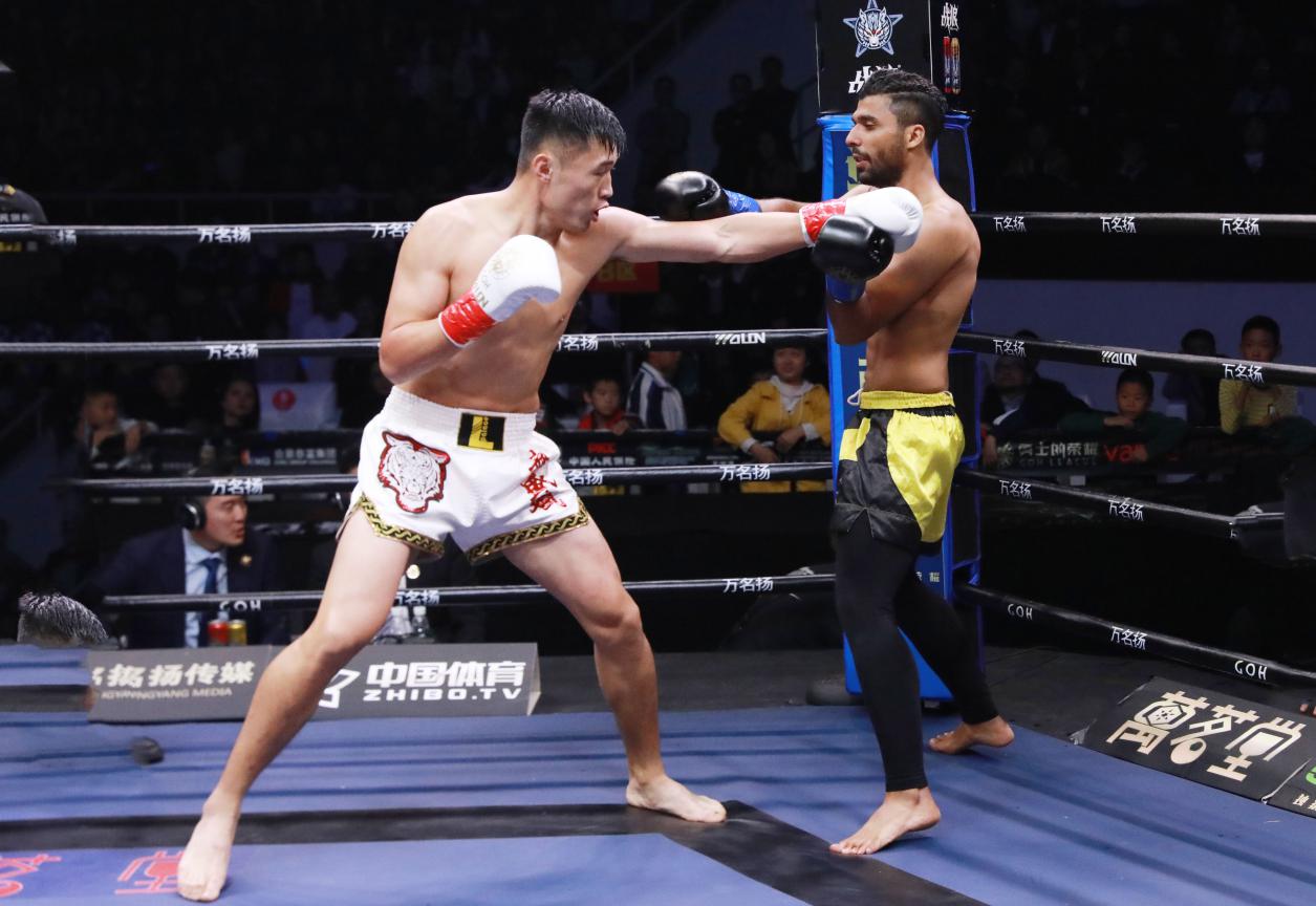 【猛男】魏锐跨界综合格斗被对手挑衅,比赛还未开打便火药味十足!